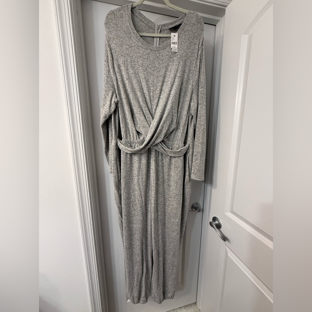 Gray Long Sleeve Knotted Cozy Romper (Lane Bryant 26/28)